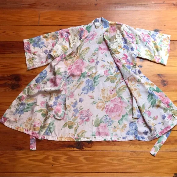 MaryAnn’s Boutique Floral Cream Vintage Multi-Color Robe, EUC, L - Picture 13 of 16